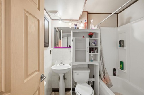 87 Kincora Drive Nw, Calgary, AB - Indoor Photo Showing Bathroom
