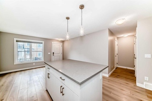 647 Cranbrook Walk Se, Calgary, AB - Indoor