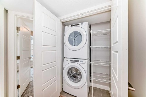 647 Cranbrook Walk Se, Calgary, AB - Indoor Photo Showing Laundry Room