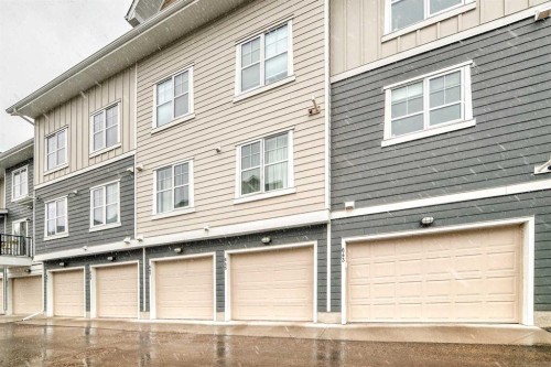 647 Cranbrook Walk Se, Calgary, AB - Outdoor