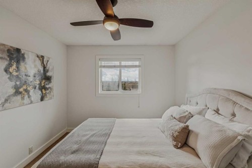 286 Mountain Park Drive Se, Calgary, AB - Indoor Photo Showing Bedroom