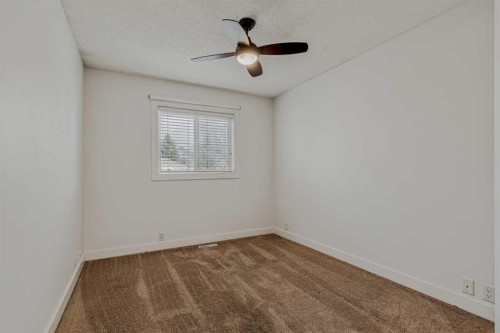 286 Mountain Park Drive Se, Calgary, AB - Indoor Photo Showing Other Room