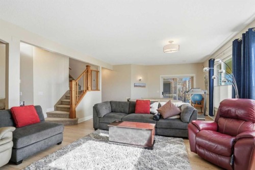 40 Eagleview Way, Cochrane, AB - Indoor Photo Showing Living Room