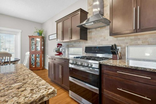 200 Kingston Way Se, Airdrie, AB - Indoor Photo Showing Kitchen