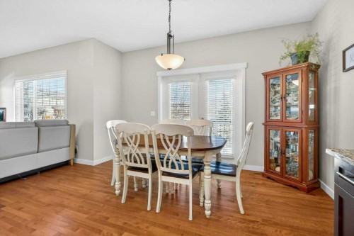 200 Kingston Way Se, Airdrie, AB - Indoor Photo Showing Dining Room