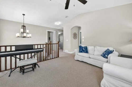 200 Kingston Way Se, Airdrie, AB - Indoor Photo Showing Other Room