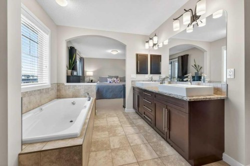 200 Kingston Way Se, Airdrie, AB - Indoor Photo Showing Bathroom