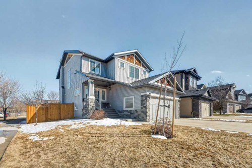 200 Kingston Way Se, Airdrie, AB - Outdoor