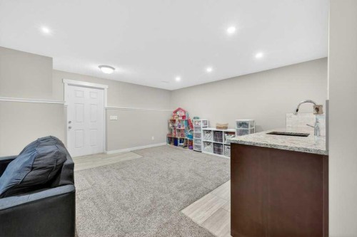 200 Kingston Way Se, Airdrie, AB - Indoor