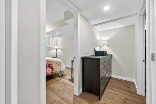 200 Kingston Way Se, Airdrie, AB - Indoor Photo Showing Other Room
