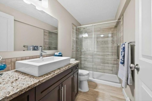 200 Kingston Way Se, Airdrie, AB - Indoor Photo Showing Bathroom