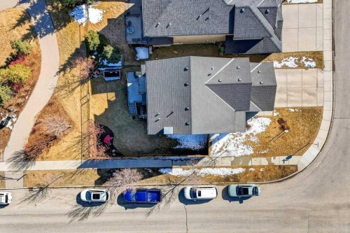 200 Kingston Way Se, Airdrie, AB - Outdoor