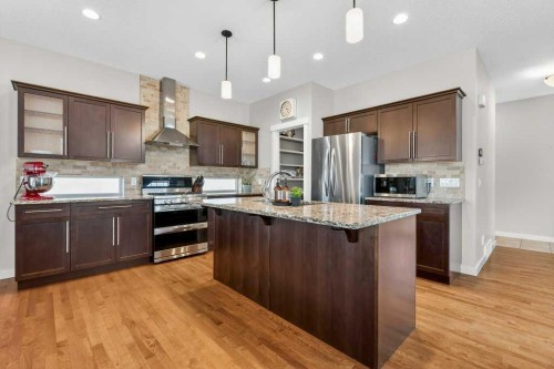 200 Kingston Way Se, Airdrie, AB - Indoor Photo Showing Kitchen With Upgraded Kitchen