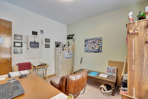 231 11A Street Ne, Calgary, AB - Indoor Photo Showing Office