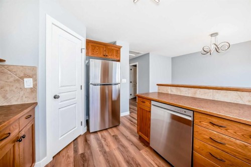 6177 Orr Drive, Red Deer, AB - Indoor Photo Showing Kitchen
