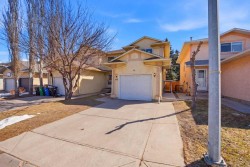 80 Martinglen Way NE Calgary, AB T3J 3J1