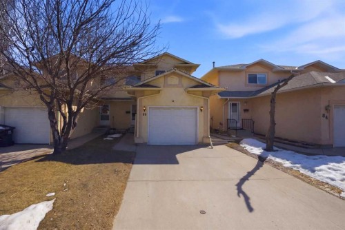 80 Martinglen Way Ne, Calgary, AB - Outdoor