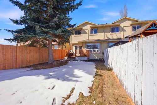 80 Martinglen Way Ne, Calgary, AB - Outdoor