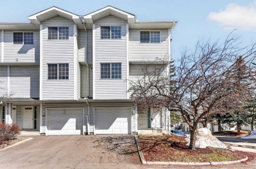 404 Hawkstone Manor Nw, Calgary, AB - Outdoor With Facade