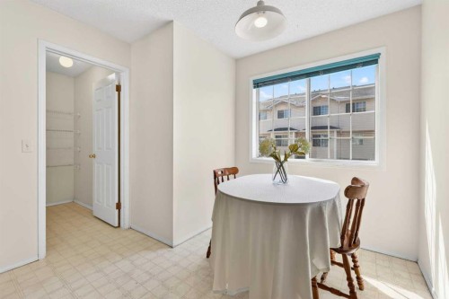 404 Hawkstone Manor Nw, Calgary, AB - Indoor