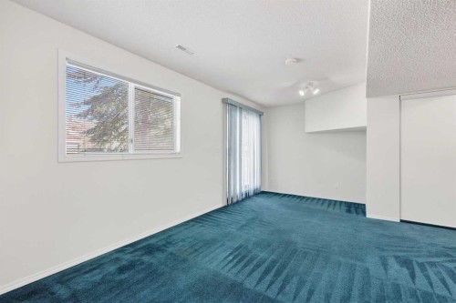 404 Hawkstone Manor Nw, Calgary, AB - Indoor Photo Showing Other Room