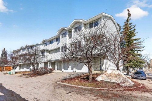 404 Hawkstone Manor Nw, Calgary, AB - Outdoor