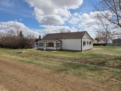 124 6 Avenue NORTHChampion, AB T0L 0R0