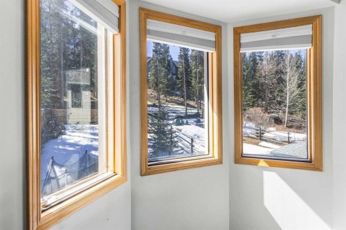 118 Glacier Drive, Banff, AB - Indoor Photo Showing Other Room