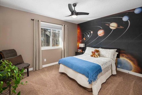 323 Nolan Hill Boulevard Nw, Calgary, AB - Indoor Photo Showing Bedroom