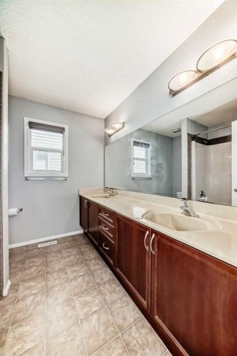 46 Saddlecrest Gardens Ne, Calgary, AB - Indoor