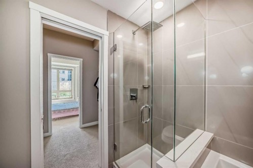 109-823 5 Avenue Nw, Calgary, AB - Indoor Photo Showing Bathroom