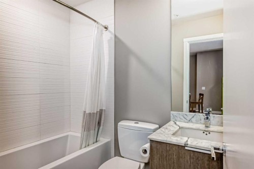 109-823 5 Avenue Nw, Calgary, AB - Indoor Photo Showing Bathroom