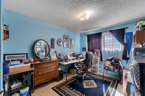 1003 Berkley Drive Nw, Calgary, AB - Indoor Photo Showing Office