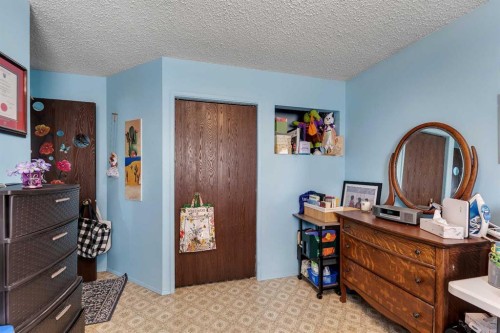 1003 Berkley Drive Nw, Calgary, AB - Indoor