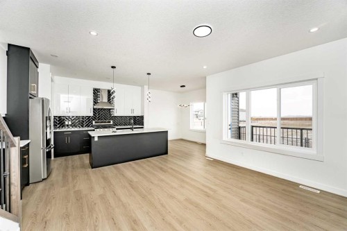 182 Lakewood Crescent, Strathmore, AB - Indoor Photo Showing Kitchen