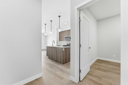 313-700 Shawnee Square Sw, Calgary, AB - Indoor