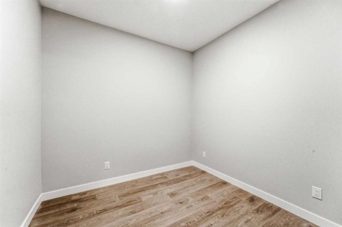 313-700 Shawnee Square Sw, Calgary, AB - Indoor Photo Showing Other Room