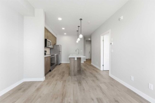 313-700 Shawnee Square Sw, Calgary, AB - Indoor