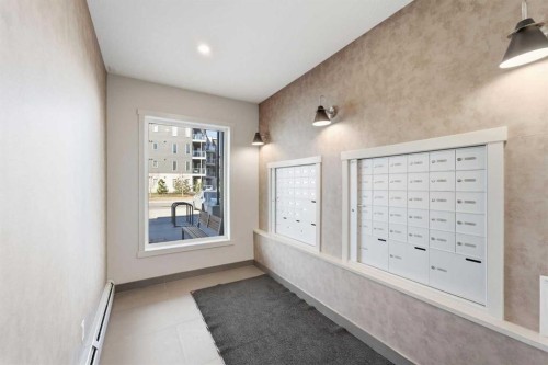 313-700 Shawnee Square Sw, Calgary, AB - Indoor Photo Showing Other Room