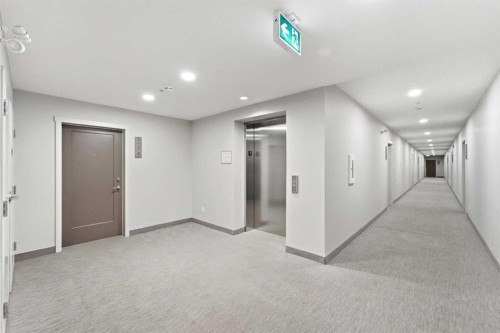 313-700 Shawnee Square Sw, Calgary, AB - Indoor Photo Showing Other Room