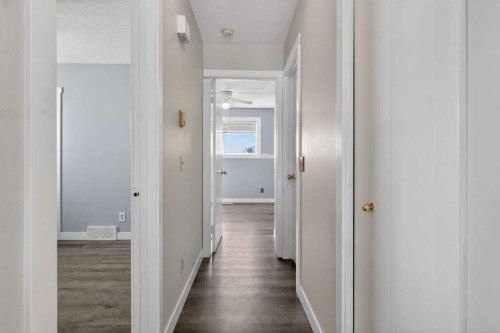 252 Erin Woods Drive Se, Calgary, AB - Indoor Photo Showing Other Room
