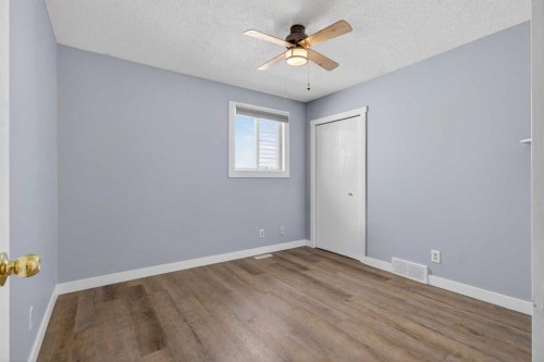 252 Erin Woods Drive Se, Calgary, AB - Indoor Photo Showing Other Room