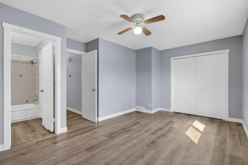 252 Erin Woods Drive Se, Calgary, AB - Indoor Photo Showing Other Room