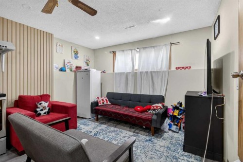252 Erin Woods Drive Se, Calgary, AB - Indoor