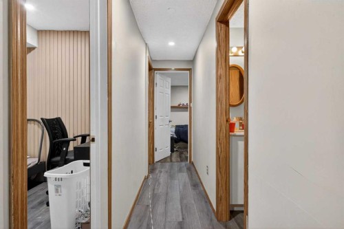 252 Erin Woods Drive Se, Calgary, AB - Indoor Photo Showing Other Room
