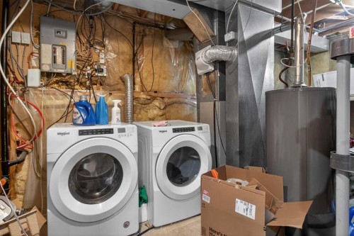 252 Erin Woods Drive Se, Calgary, AB - Indoor Photo Showing Laundry Room