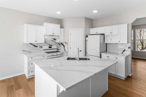 99 Covemeadow Close Ne, Calgary, AB - Indoor Photo Showing Kitchen