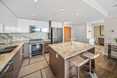 604-519 Riverfront Avenue Se, Calgary, AB - Indoor Photo Showing Kitchen With Double Sink With Upgraded Kitchen