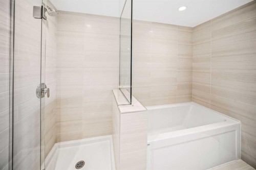 604-519 Riverfront Avenue Se, Calgary, AB - Indoor Photo Showing Bathroom