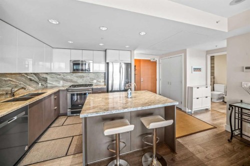 604-519 Riverfront Avenue Se, Calgary, AB - Indoor Photo Showing Kitchen With Double Sink With Upgraded Kitchen